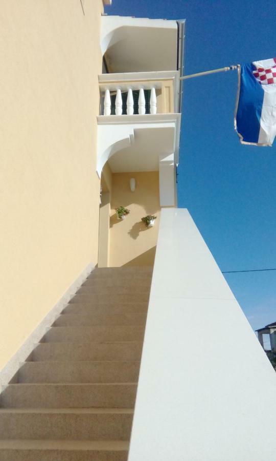 Apartments Meri Vodice Exteriör bild