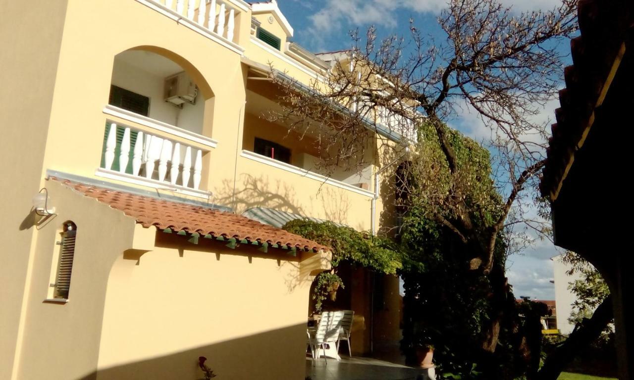 Apartments Meri Vodice Exteriör bild