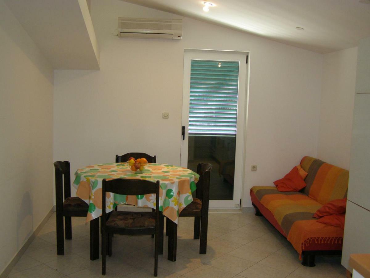 Apartments Meri Vodice Exteriör bild